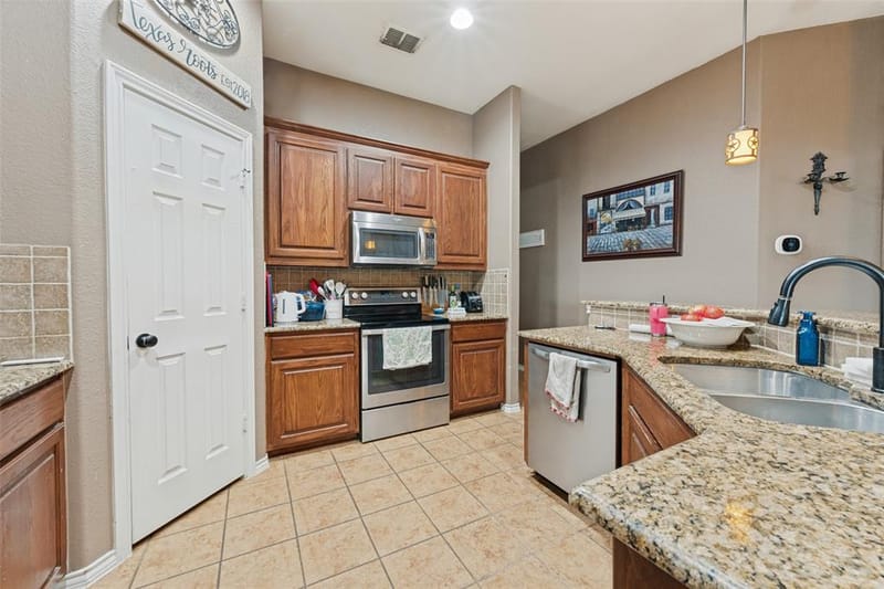 5908 Pacers Lane, Fort Worth TX 76179 - Photo 6