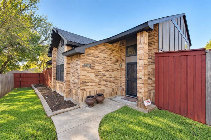 1527 Hancock Drive, Mesquite TX 75149 - Photo 2