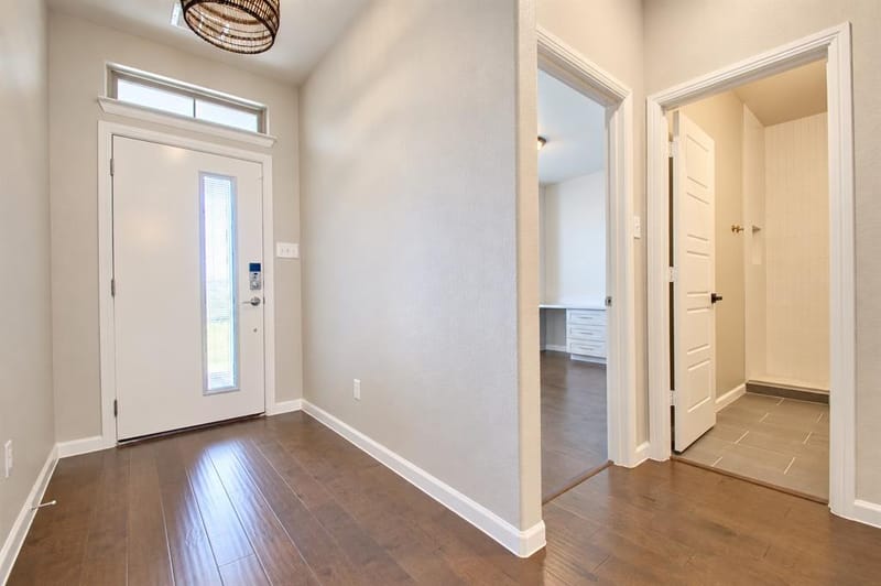 10208 Hanks Creek Road, Fort Worth TX 76126 - Photo 3