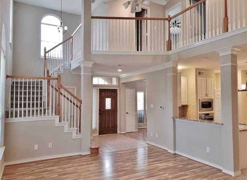 211 Moss Hill Road, Irving TX 75063 - Photo 2