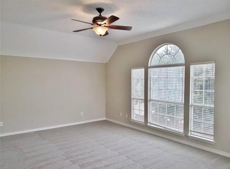 211 Moss Hill Road, Irving TX 75063 - Photo 8