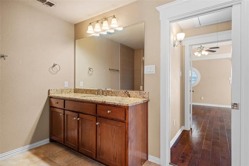 1906 Malone Cliff View, Dallas TX 75208 - Photo 13