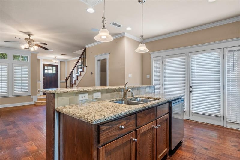 1906 Malone Cliff View, Dallas TX 75208 - Photo 7