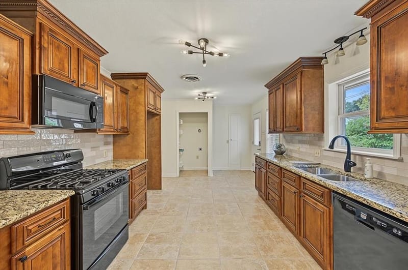 3809 Heywood Avenue, Fort Worth TX 76109 - Photo 17