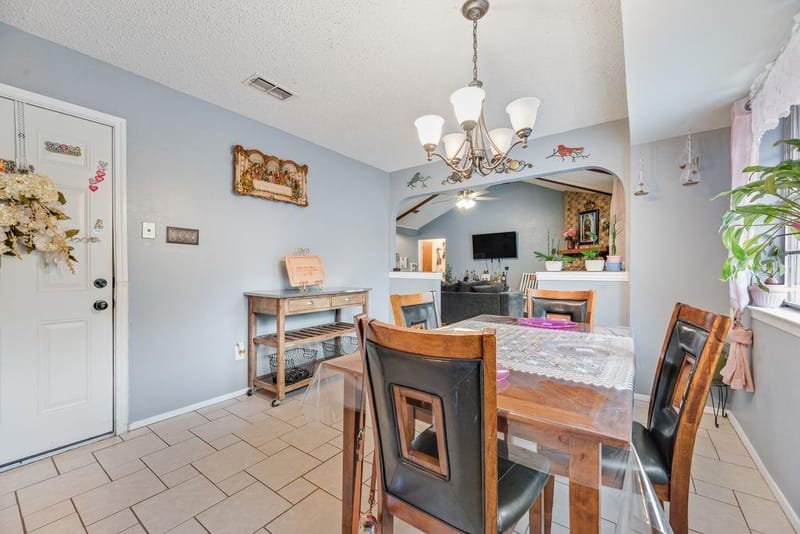 22 Spring Oaks Road, Burleson TX 76028 - Photo 12