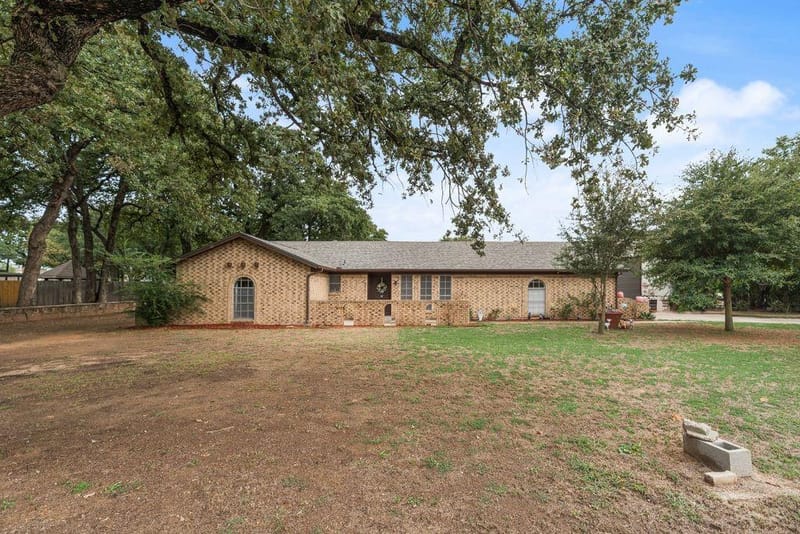 22 Spring Oaks Road, Burleson TX 76028 - Photo 5