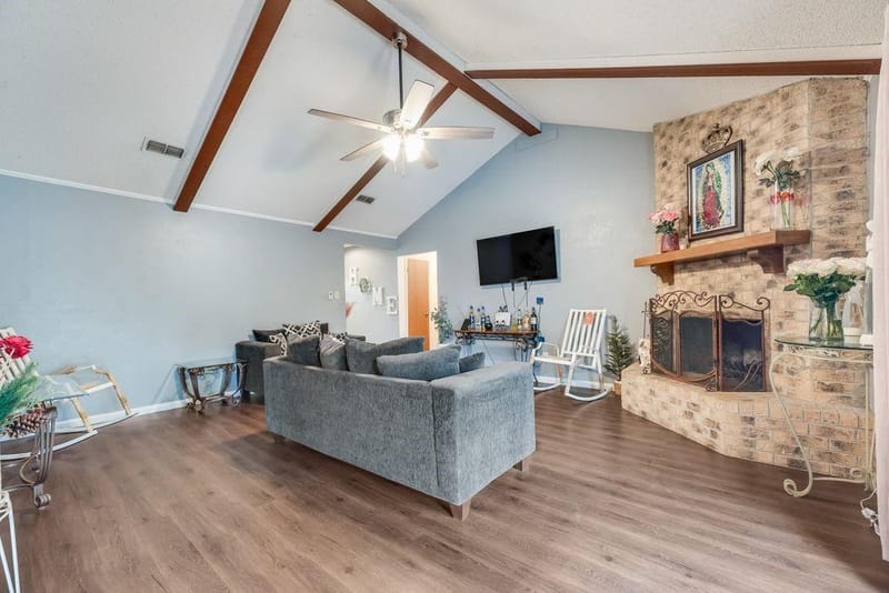 22 Spring Oaks Road, Burleson TX 76028 - Photo 9