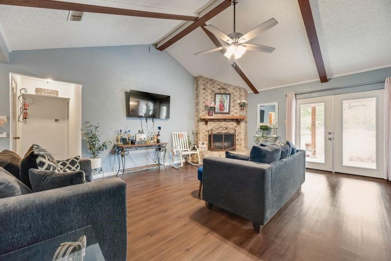 22 Spring Oaks Road, Burleson TX 76028 - Photo 10