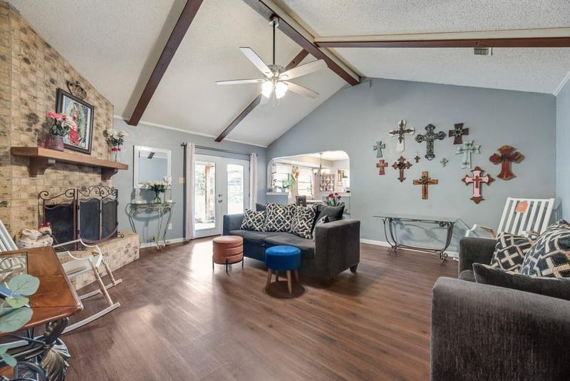 22 Spring Oaks Road, Burleson TX 76028 - Photo 11