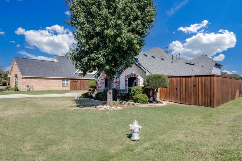 104 Olives Branch, Shady Shores TX 76208 - Photo 2