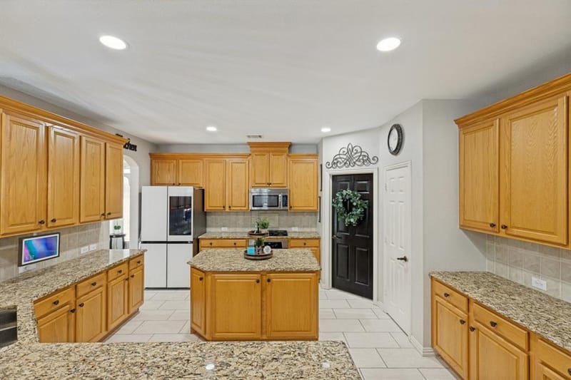 10422 Whispering Pines Drive, Frisco TX 75033 - Photo 13