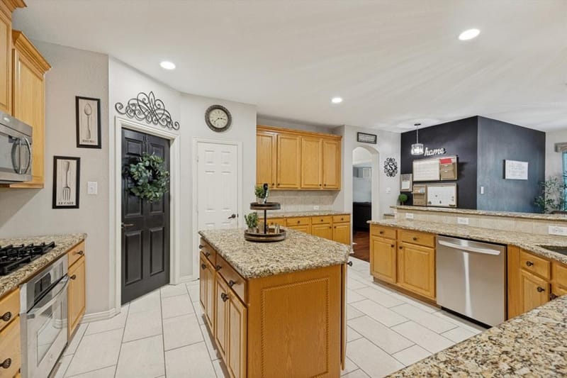 10422 Whispering Pines Drive, Frisco TX 75033 - Photo 15