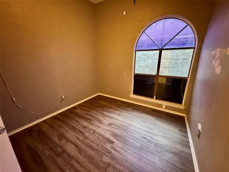 911 Gaynor Avenue, Duncanville TX 75137 - Photo 6