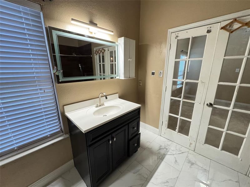 911 Gaynor Avenue, Duncanville TX 75137 - Photo 12