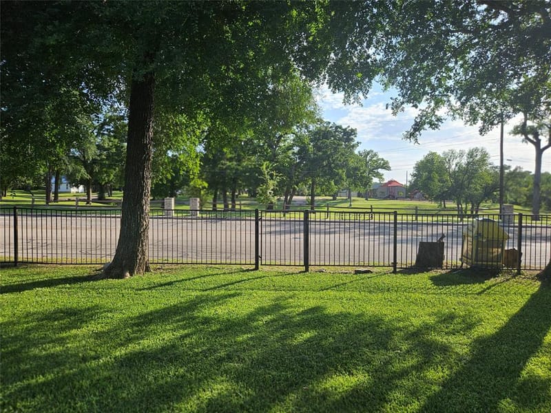 103 Heritage Place, Glen Rose TX 76043 - Photo 26