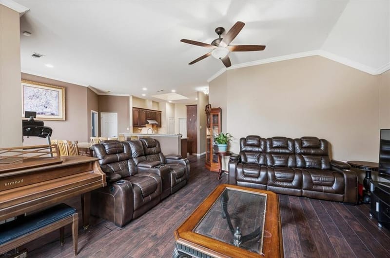 3135 Guadaloupe, Grand Prairie TX 75054 - Photo 13