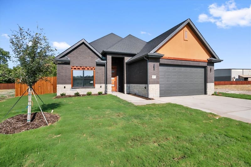 117 Yvonne Street, Red Oak TX 75154