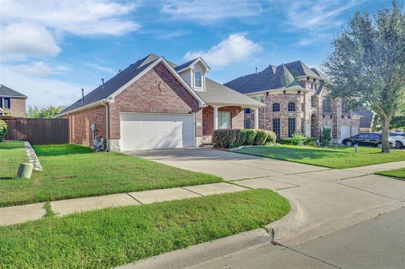336 Gotland Drive, Grand Prairie TX 75052 - Photo 2