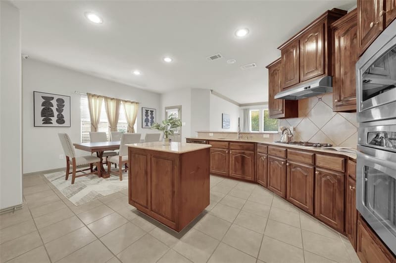 336 Gotland Drive, Grand Prairie TX 75052 - Photo 11