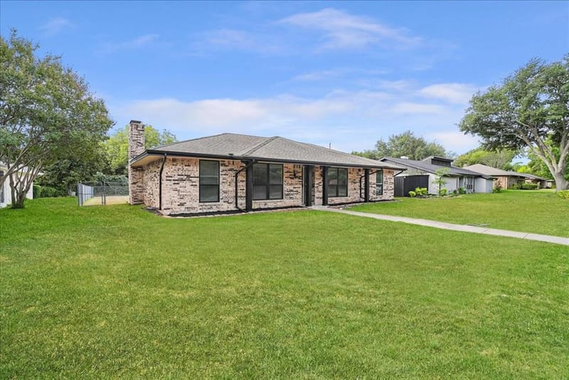 236 Charles Street, DeSoto TX 75115 - Photo 4