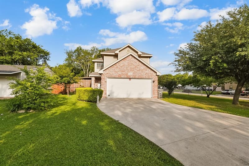 10015 Santa Garza Drive, Dallas TX 75228 - Photo 3