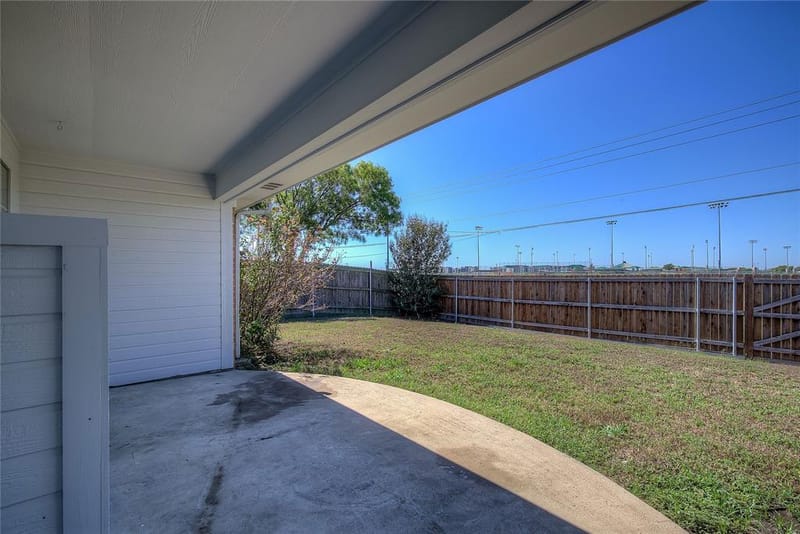 6910 Sayle Street, Greenville TX 75402 - Photo 23