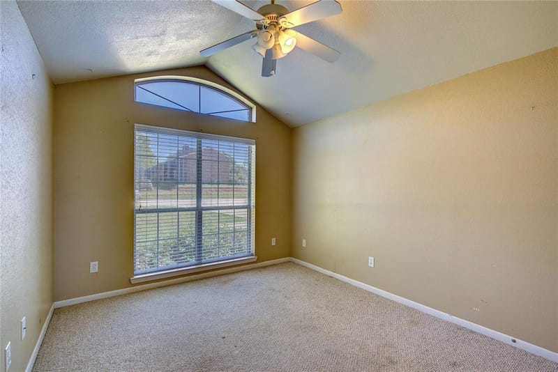 6910 Sayle Street, Greenville TX 75402 - Photo 13