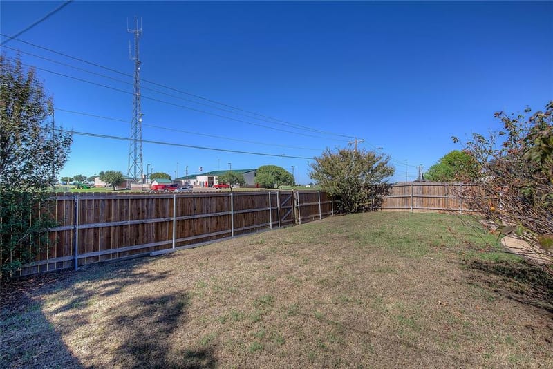 6910 Sayle Street, Greenville TX 75402 - Photo 26