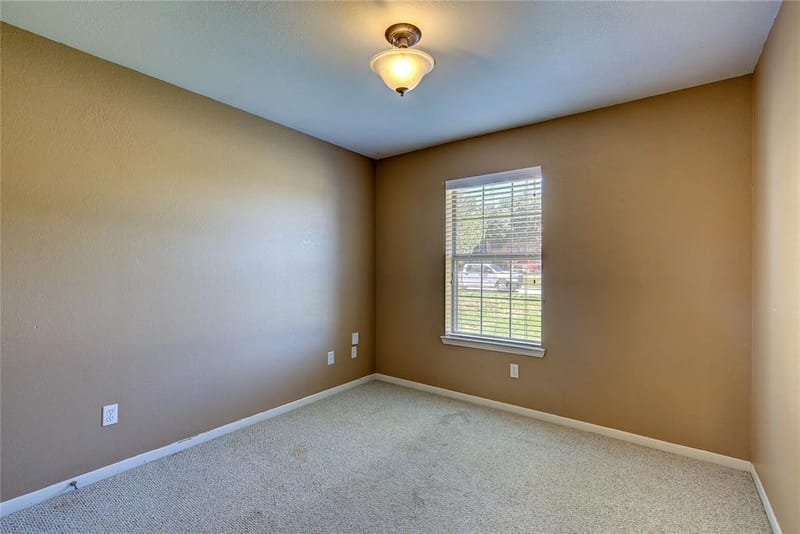 6910 Sayle Street, Greenville TX 75402 - Photo 14