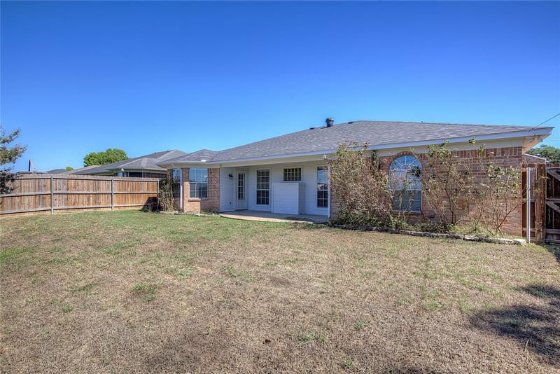 6910 Sayle Street, Greenville TX 75402 - Photo 25