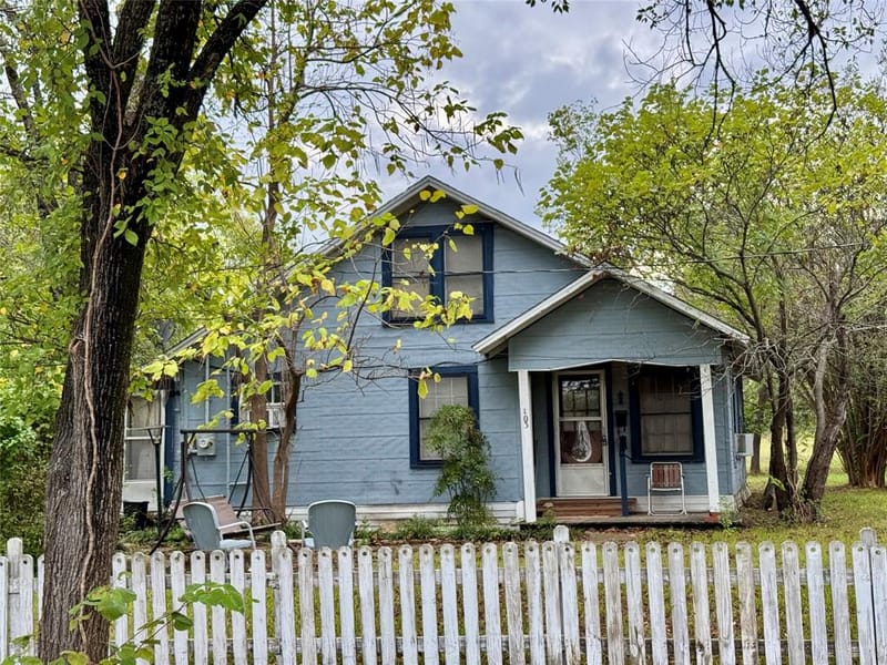 103 S Center Street, Bonham TX 75418