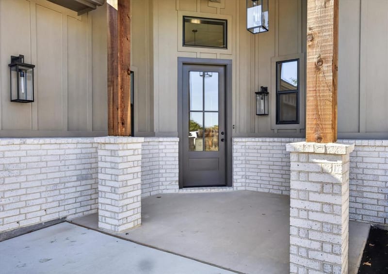 10004 Stoneleigh Drive, Benbrook TX 76126 - Photo 4