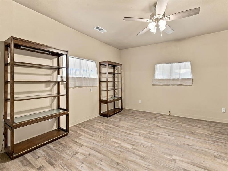 207 N Oneil Street, Alvord TX 76225 - Photo 7