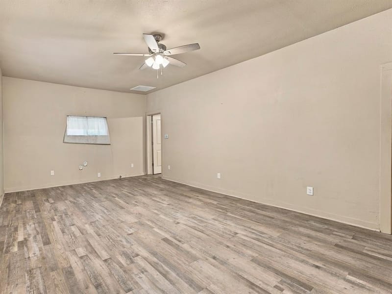 207 N Oneil Street, Alvord TX 76225 - Photo 9