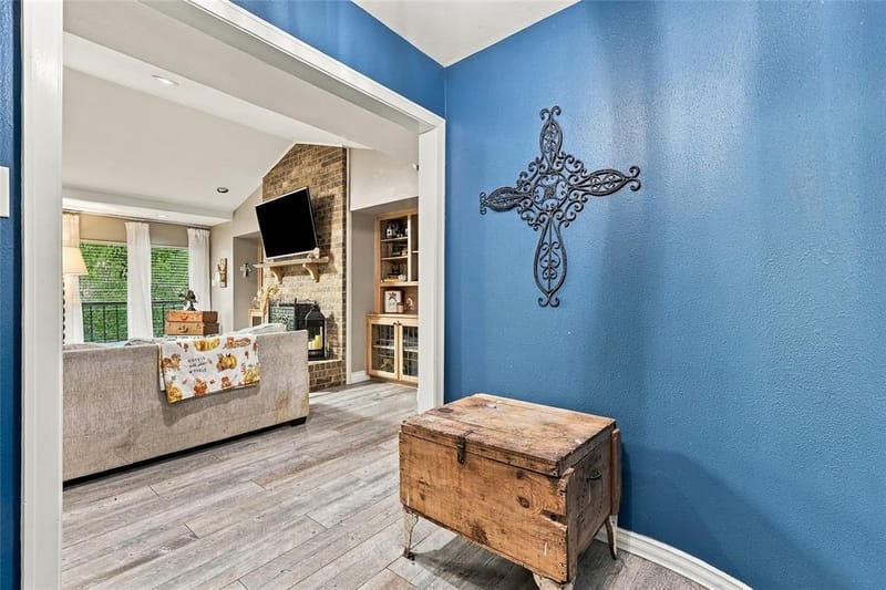 707 Findlay Drive, Arlington TX 76012 - Photo 4