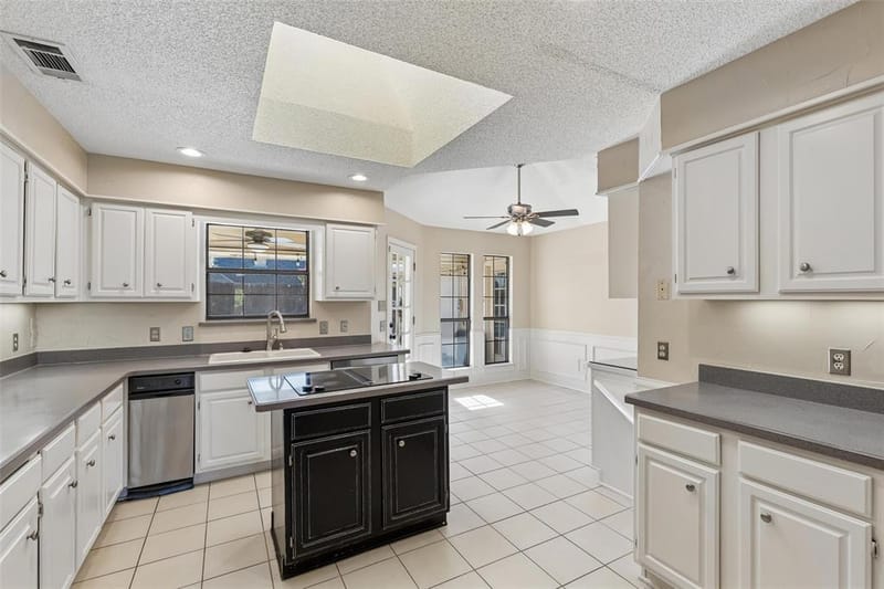2924 Cambridgeshire Drive, Carrollton TX 75007 - Photo 12