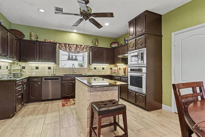 1713 Endicott Drive, Plano TX 75025 - Photo 6