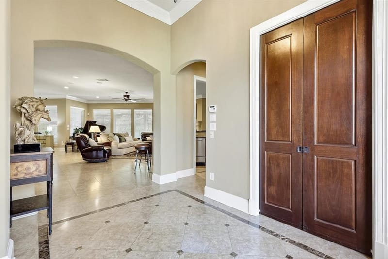 2726 Country Club Road, Pantego TX 76013 - Photo 4