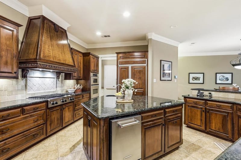 2726 Country Club Road, Pantego TX 76013 - Photo 8