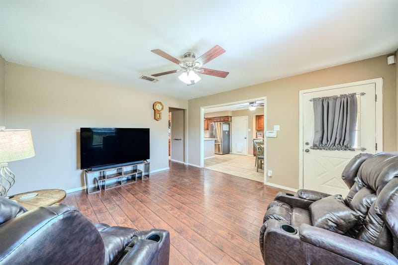 5211 Laurie Drive, Mineral Wells TX 76067 - Photo 5