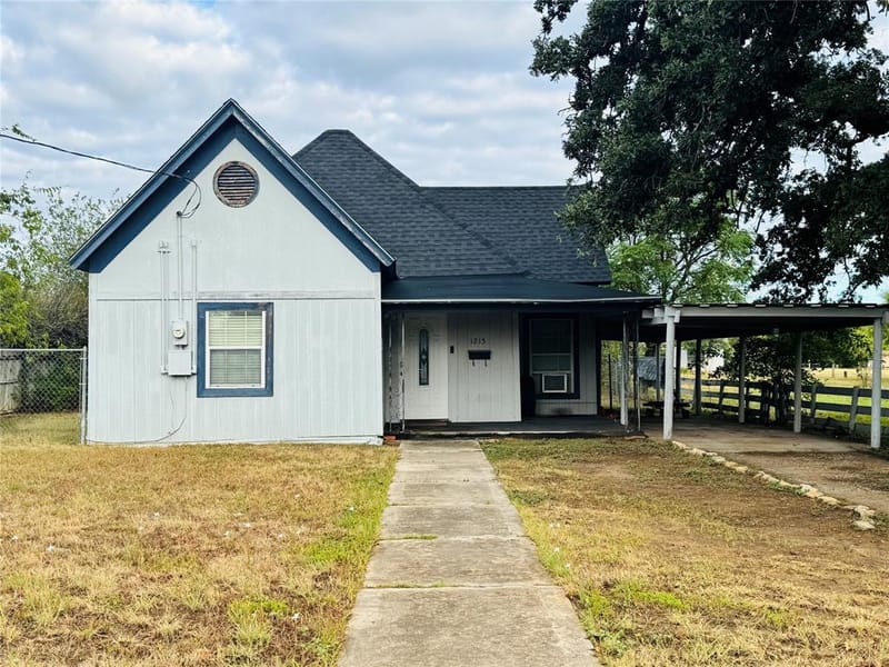1215 Melwood Avenue, Brownwood TX 76801
