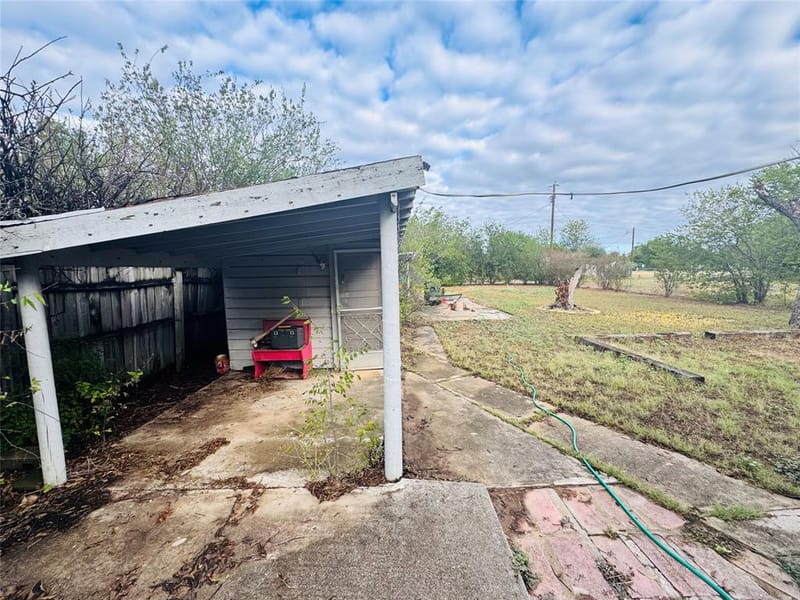 1215 Melwood Avenue, Brownwood TX 76801 - Photo 9