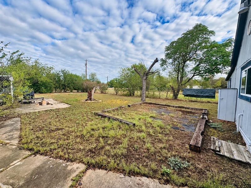 1215 Melwood Avenue, Brownwood TX 76801 - Photo 10
