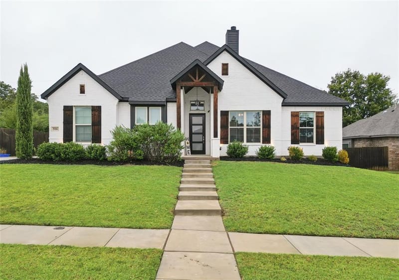 516 Woodland Drive, Azle TX 76020 - Photo 26