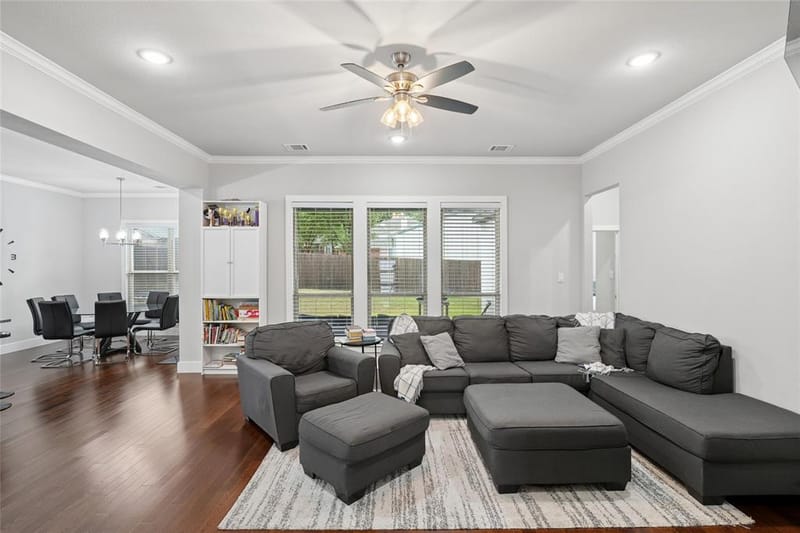 516 Woodland Drive, Azle TX 76020 - Photo 3