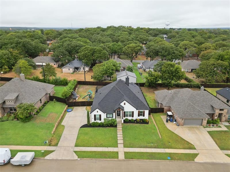 516 Woodland Drive, Azle TX 76020 - Photo 25