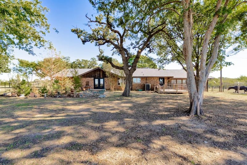 745 Winn Road, Bowie TX 76230 - Photo 2
