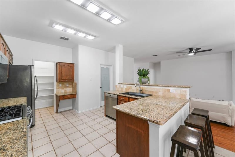 2337 Magnolia Drive, Little Elm TX 75068 - Photo 9