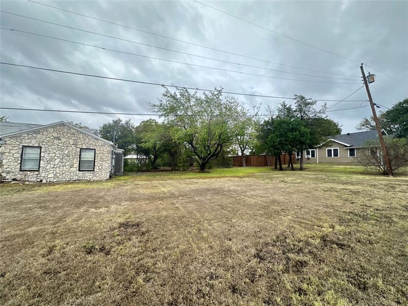 617 E 5th Street, Ferris TX 75125 - Photo 16