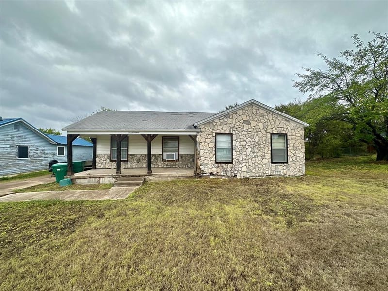 617 E 5th Street, Ferris TX 75125 - Photo 3
